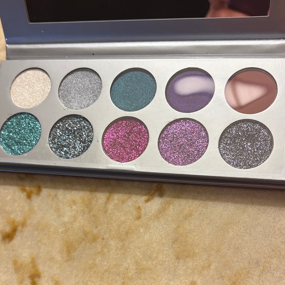 Shimmer Eyeshadow Palette with Pink and Silver Shades